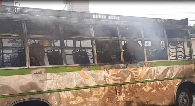bus driver saved passengers from fire accident