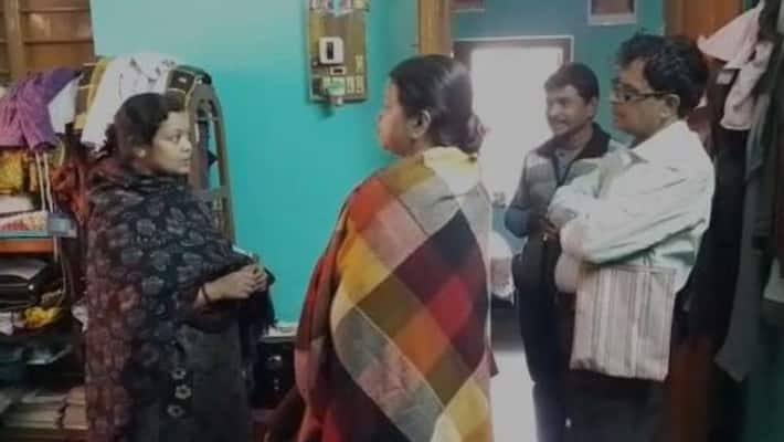 Anti socials takes away cash and ornament from a house in Midnapor Anti socials takes away cash and ornament from a house in Midnapor