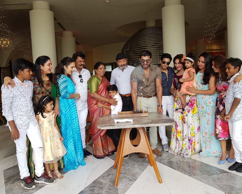 actor arun vijay family photo gallery