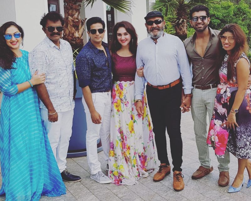 actor arun vijay family photo gallery