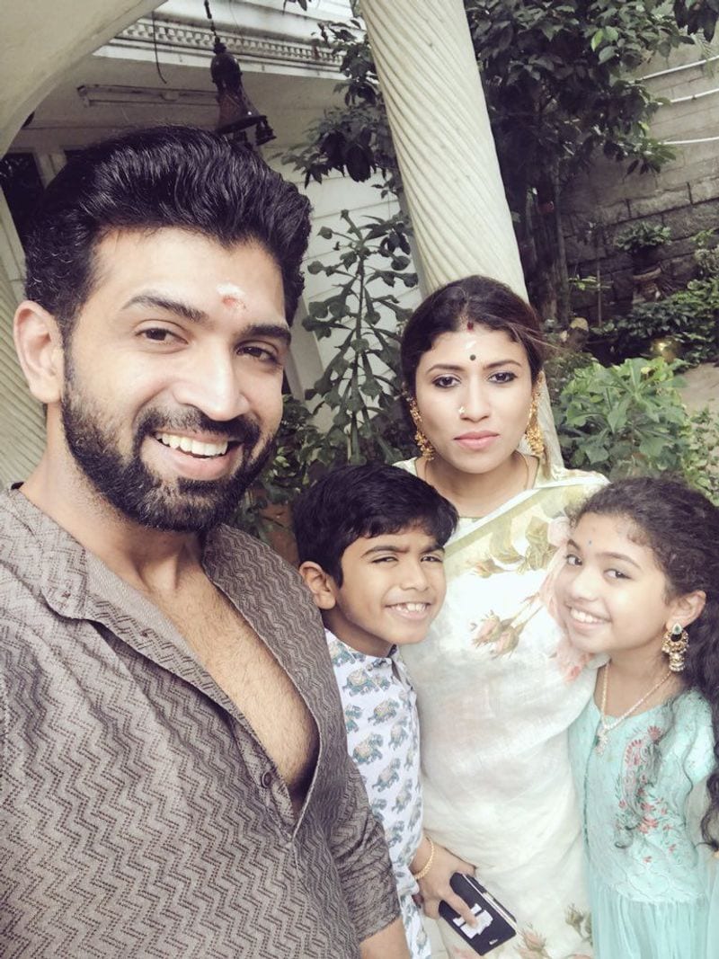 actor arun vijay family photo gallery