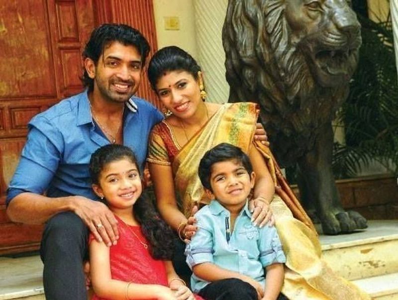 actor arun vijay family photo gallery