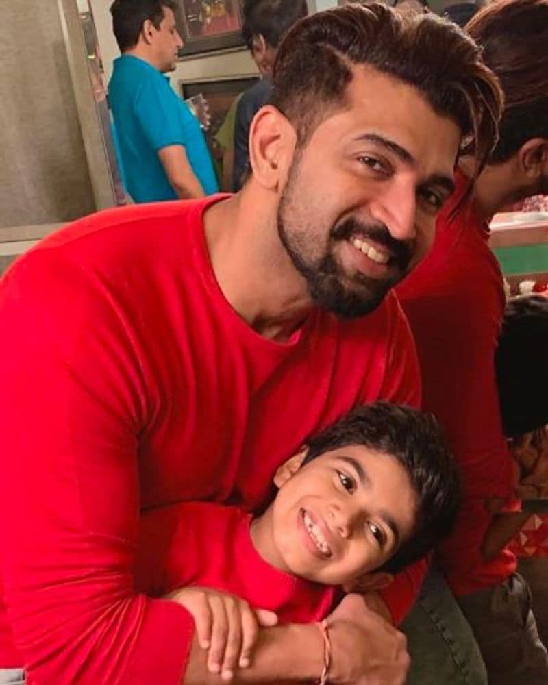 actor arun vijay family photo gallery