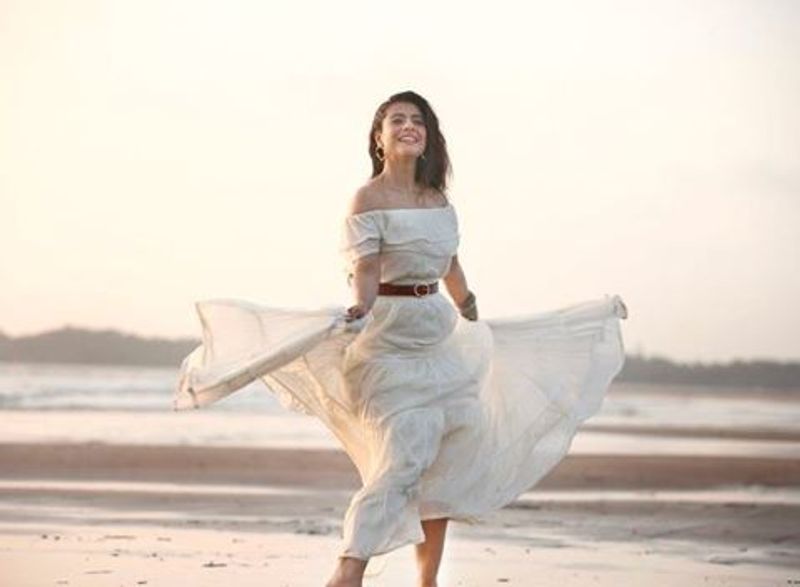 actress kajol awesome photo for evergreen look photo gallery
