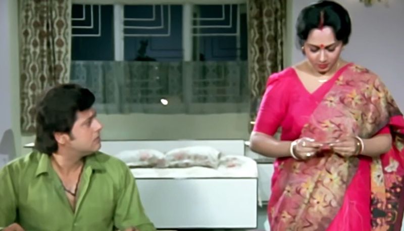 চুমকি চৌধুরীঃ অঞ্জন চৌধুরীর সঙ্গে বেশ কিছু ছবি করেছিলেন তাপস পাল। যেখানে অভিনেত্রী হিসেহে তাপস পাল পেয়েছিলেন চুমকিকে। অন্যতম ছবি মেজ বউ।