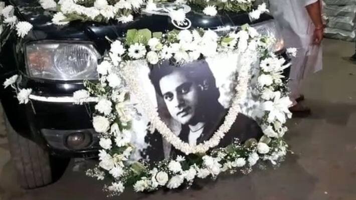actor tapas Pal's deadbody arrives in Kolkata actor tapas Pal's deadbody arrives in Kolkata