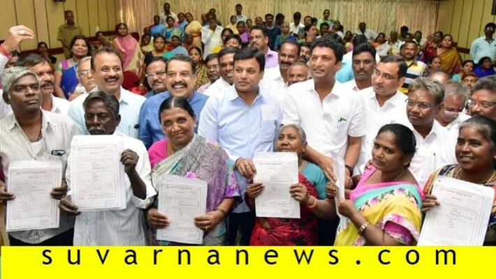 BBMP gives flats to permanent civic workers in bangalore BBMP gives flats to permanent civic workers in bangalore