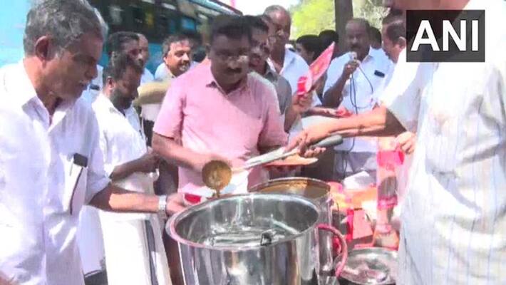 Congress Distributed Beef Curry Outside Police Station in Kerala KPP Congress Distributed Beef Curry Outside Police Station in Kerala KPP