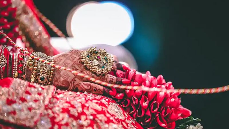 होने वाली दुल्हन बच्चे पालने में भी एक्सपर्ट होनी चाहिए।