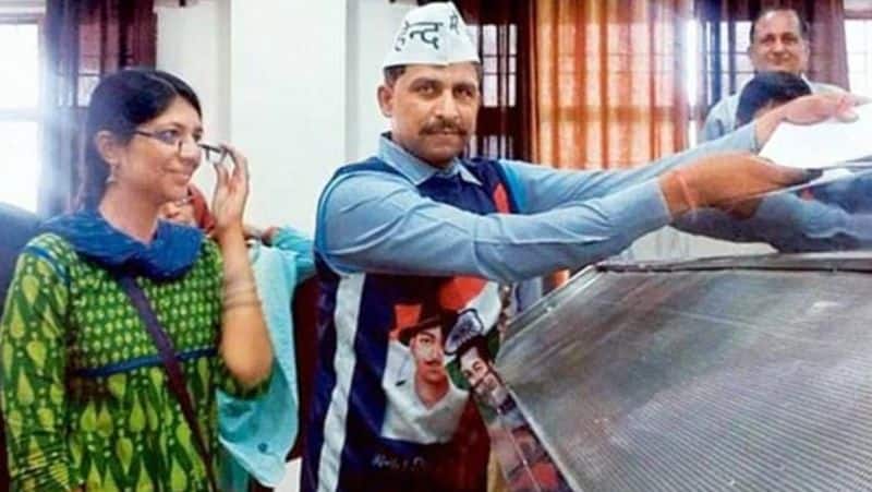 My fairytale ended: DCW chief Swati Maliwal announces divorce from AAP leader Naveen Jaihind on Twitter