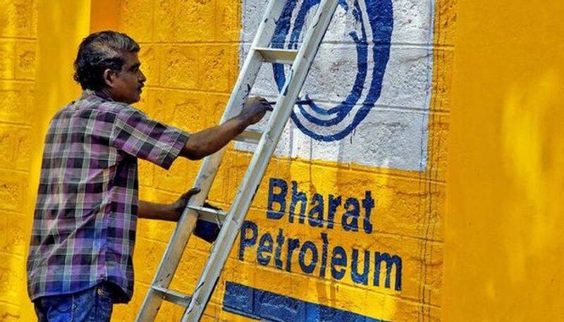 IOC ,HPCL, and BPCL report a combined loss of Rs 18k crore in the first quarter due to fuel price stability.