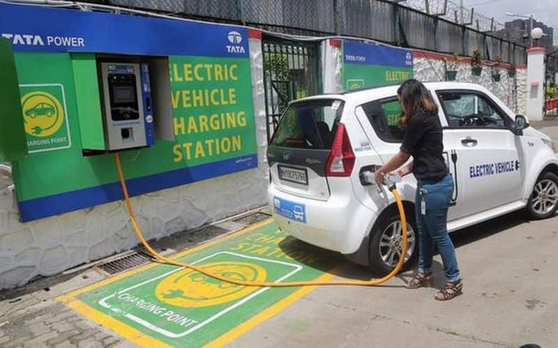 EESL and BSNL in MoU for 1000 public EV charging stations in india