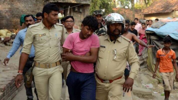 Two youth beaten on suspicion on being murdered in Howrah Two youth beaten on suspicion on being murdered in Howrah