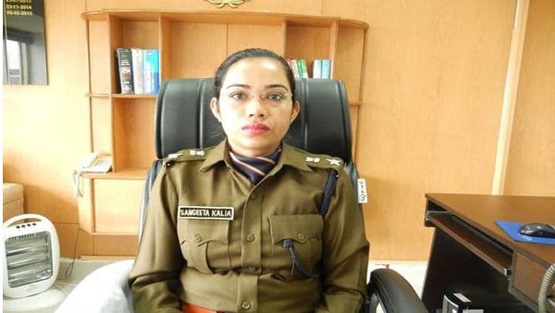 संगीता के पिता फतेहाबाद पुलिस में कारपेंटर थे। वह 2010 में वहां से रिटायर हुए।संगीता की पढ़ाई भिवानी से ही हुई। संगीता के पिता धर्मपाल भले ही कारपेंटर थे लेकिन वह बेटी को पढ़ाकर अफसर बनाना चाहते थे। बेटी ने भी पिता के सपनो को साकार किया।