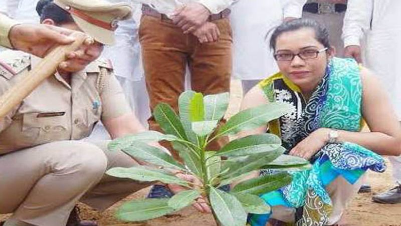साल 2009 में संगीता ने फिर से UPSC का एग्जाम दिया। इस बार वह सफल रही। उन्हें हरियाणा में IPS कैडर मिला। संयोग ऐसा रहा ट्रेनिंग के बाद उन्हें उसी जिले का SP बनाया गया जहां कभी उनके पिता कारपेंटर हुआ करते थे।