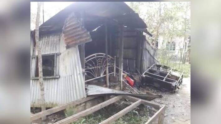 Women commits suicide with her child in Nadia Women commits suicide with her child in Nadia