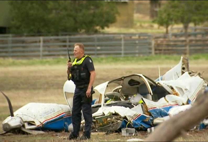 4 killed in plane accident 4 killed in plane accident