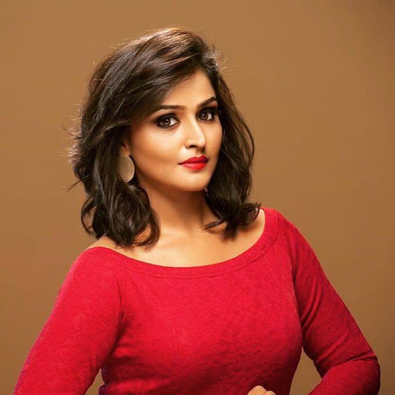 Actress Ramya Nambeesan ... who is she?