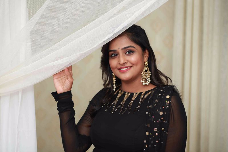 Actress Ramya Nambeesan ... who is she?