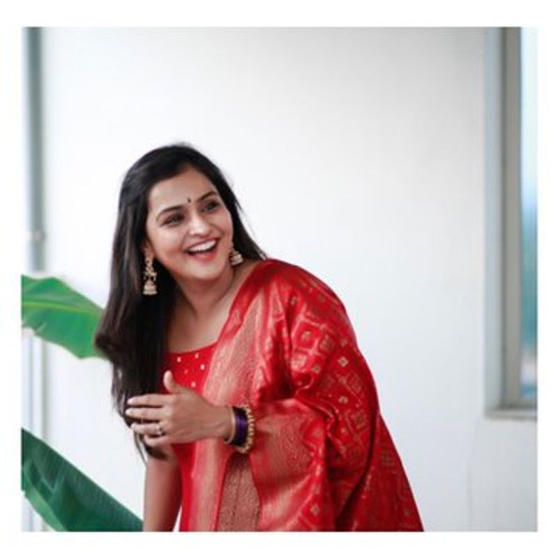 Actress Ramya Nambeesan ... who is she?