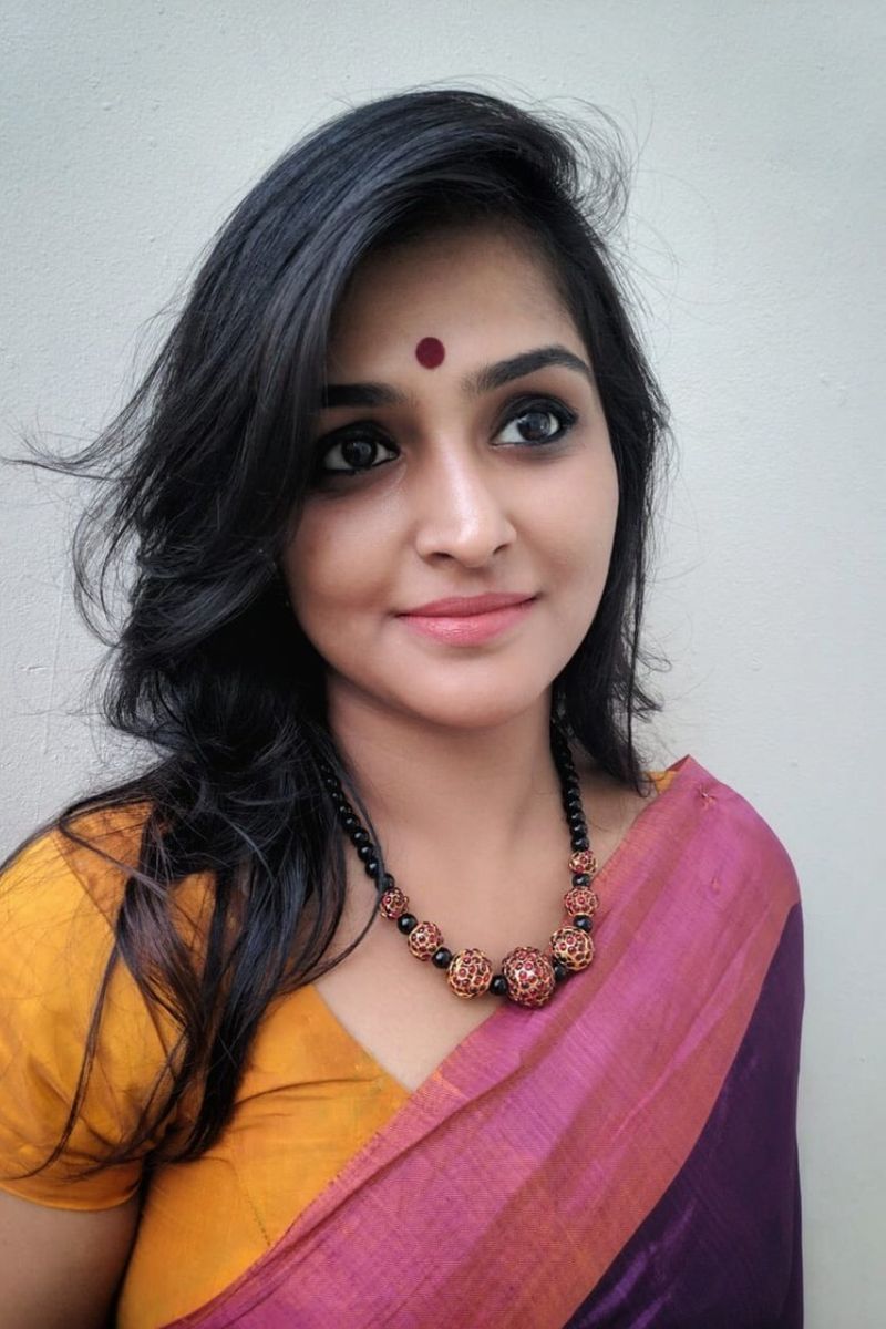 actress ramya nambeesan shared skull pictr in her twitter