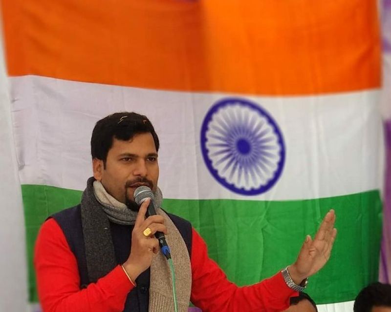 सबसे बड़ी जीत : दिल्ली चुनाव में बुराड़ी से आम आदमी पार्टी उम्मीदवार संजीव झा को सबसे बड़ी जीत मिली है। उन्होंने जदयू उम्मीदवार शैलेंद्र कुमार को 88 हजार वोटों के अंतर से हराया। संजीव झा को 1,39,598 वोट मिले हैं।