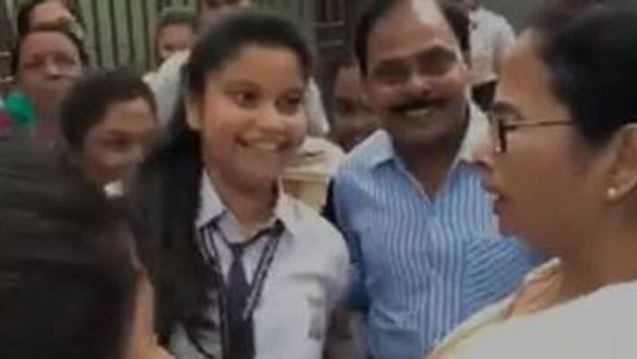 CM Mamata Banerjee visits a school in Hazra before during Madhyamik Examination CM Mamata Banerjee visits a school in Hazra before during Madhyamik Examination