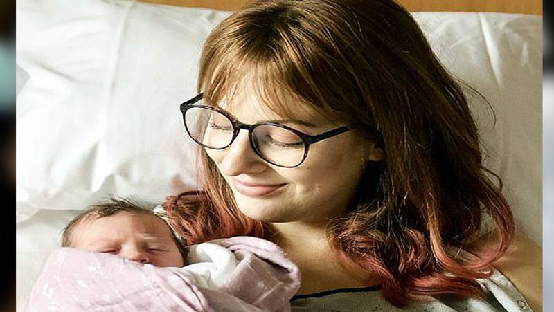 डिलीवरी के समय डॉक्टर्स भी डरे हुए थे। एक बच्ची को दो गर्भाशय से निकालना काफी चैलेंजिंग था।