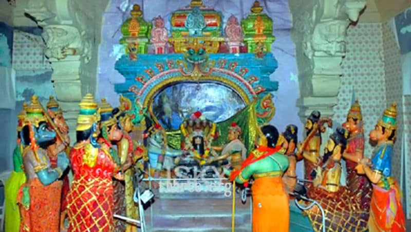 सत्रहवीं शताब्दी में दलवाय सेतुपति ने पूर्वी गोपुरम आरंभ किया। 18वीं शताब्दी में रविविजय सेतुपति ने देवी-देवताओं के शयन-गृह व एक मंडप बनवाया। बाद में मुत्तु रामलिंग सेतुपति ने बाहरी परकोटे का निर्माण करवाया।