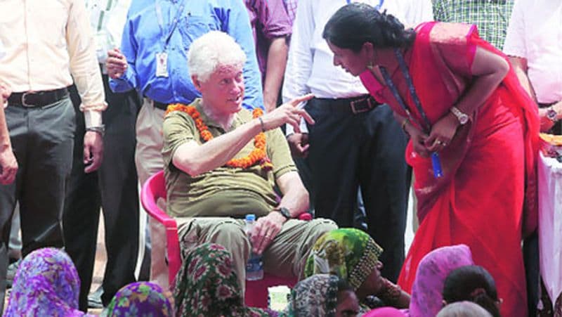 जबरैली गांव के लोगों का हिलेरी क्लिंटन से इस लगाव के पीछे भी कारण था। गांव में 17 जुलाई, 2014 को हिलेरी के पति और अमेरिका के पूर्व राष्ट्रपति बिल क्लिंटन पहुंचे थे।