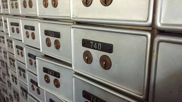 Gold ornaments goes missing from banks locker in Kolkata Gold ornaments goes missing from banks locker in Kolkata