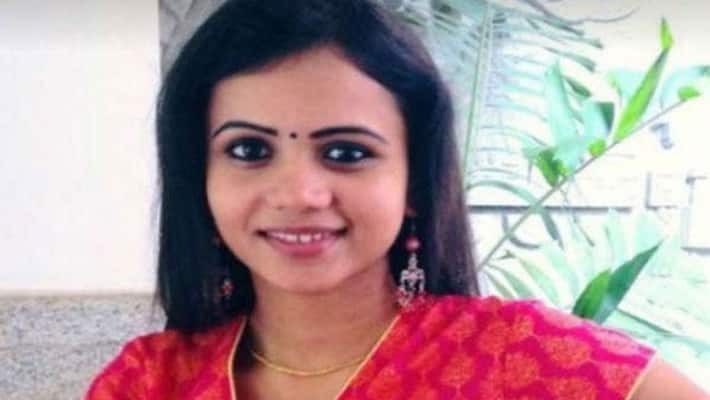 Cooker Exploded In A TV Anchor House In Chennai Cooker Exploded In A TV Anchor House In Chennai