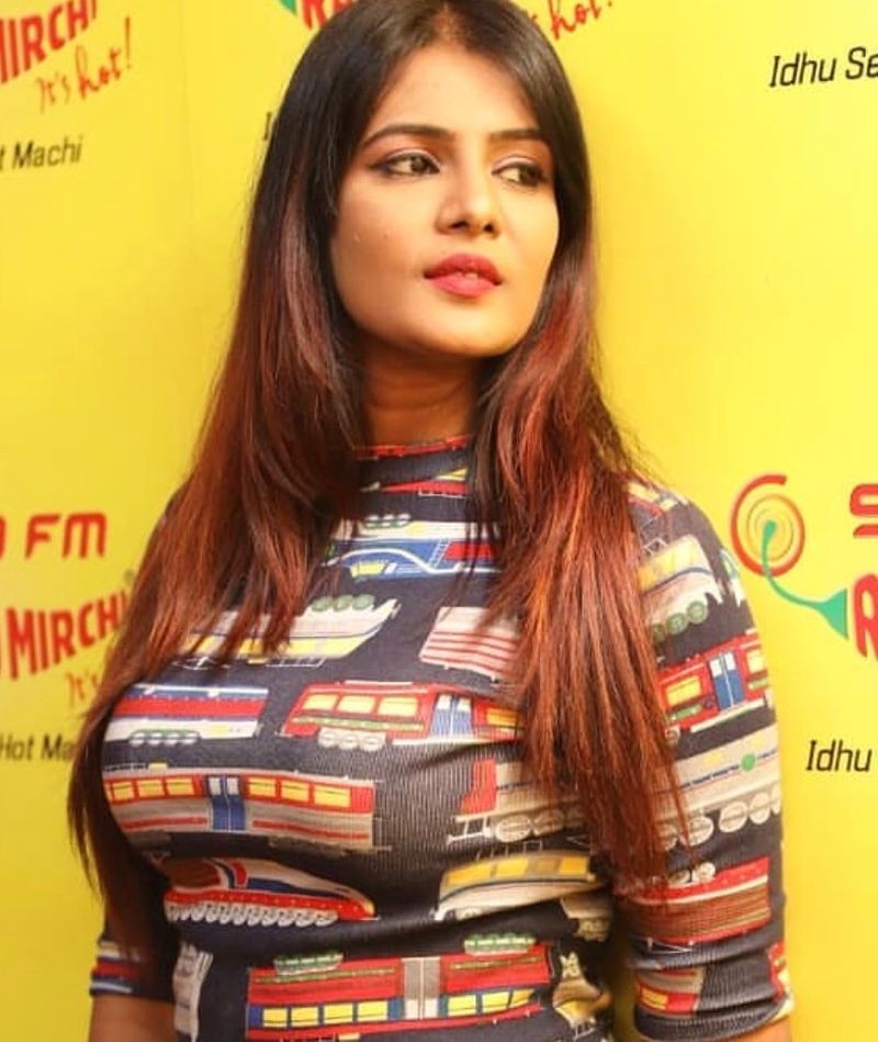 Meera mithun latest