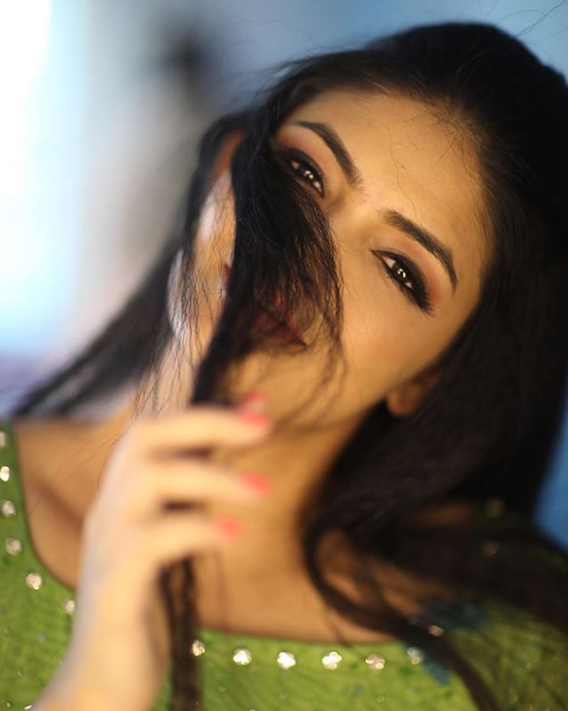 Actress Kalpika Ganesh Latest Instagram photos