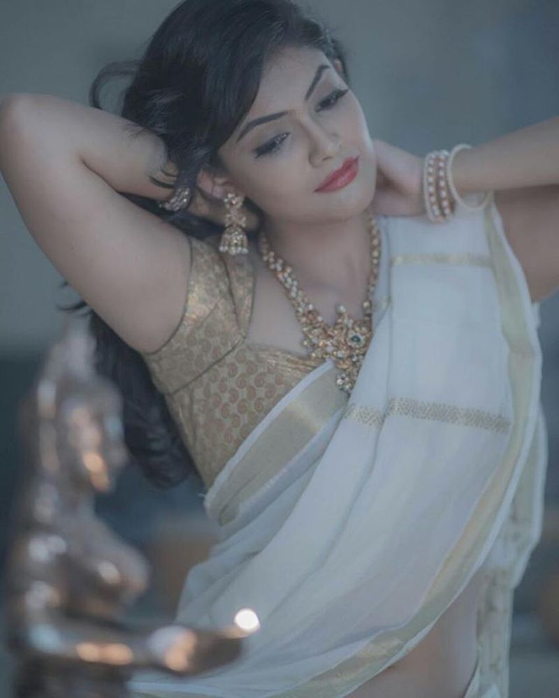 Actress Kalpika Ganesh Latest Instagram photos