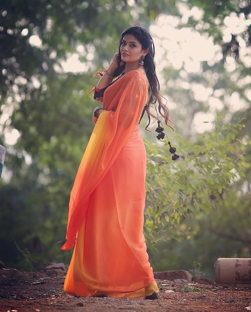Actress Kalpika Ganesh Latest Instagram photos