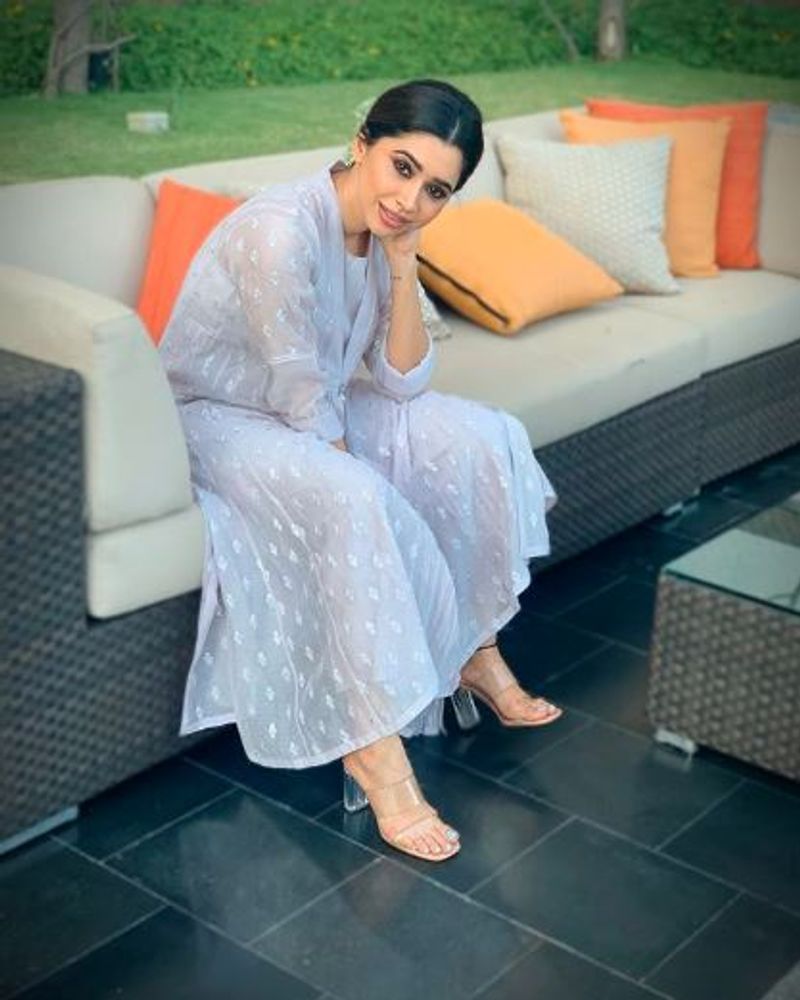 Actor jayam ravi wife aarti recent modern photo gallery