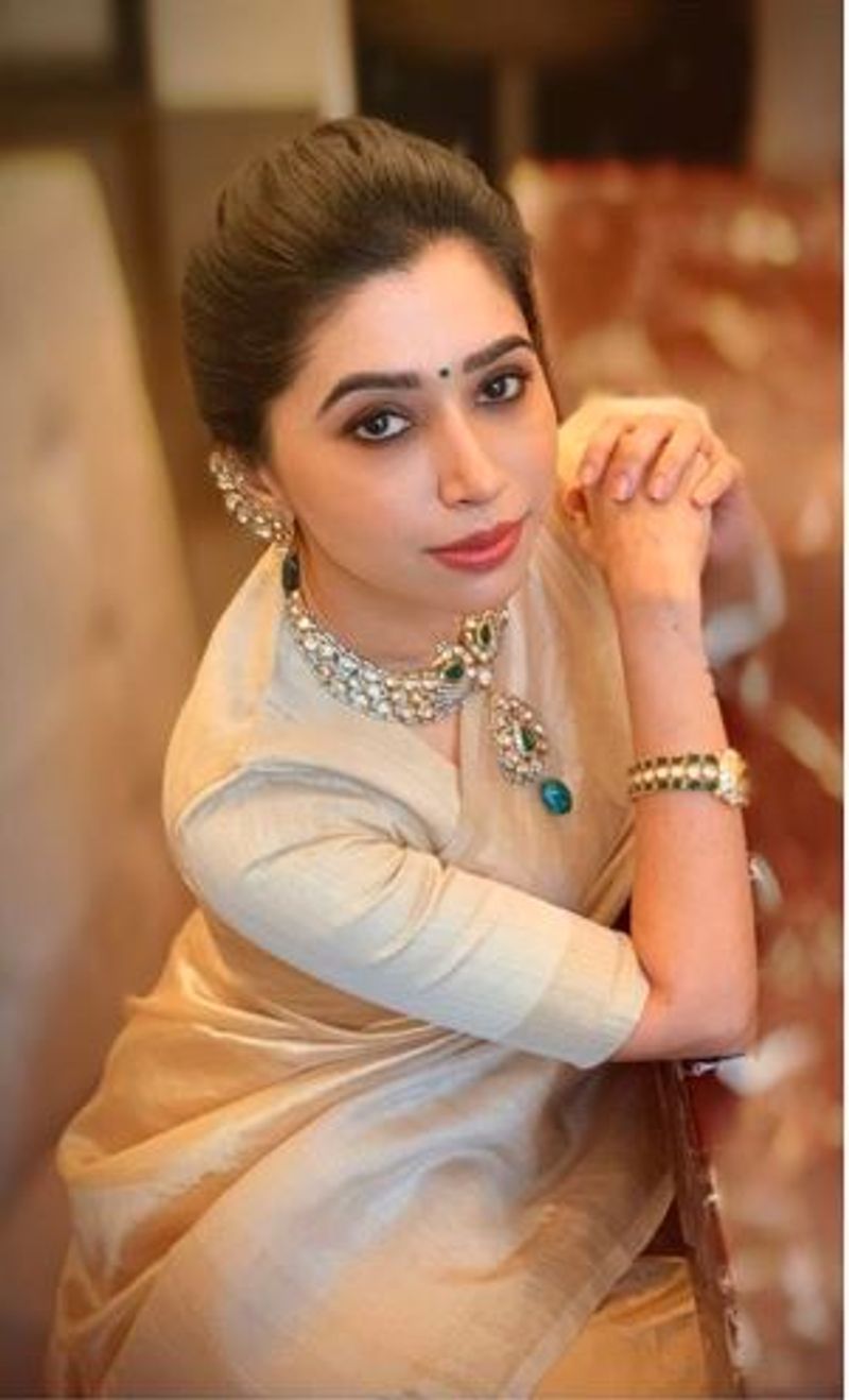 Actor jayam ravi wife aarti recent modern photo gallery