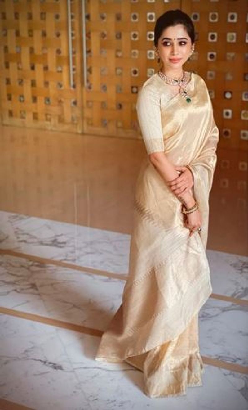 Actor jayam ravi wife aarti recent modern photo gallery