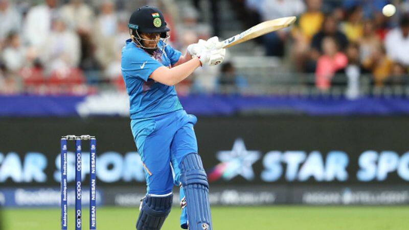 india beat australia in first match of womens t20 world cup