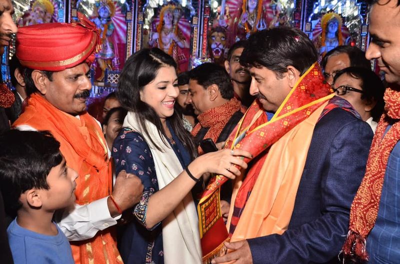 निगहत का जन्म दिल्ली में हुआ। दिल्ली विश्वविद्यालय से स्नातक की पढ़ाई पूरी करने के बाद मार्केटिंग और मीडिया प्रबंधन की दुनिया में कदम रखा।