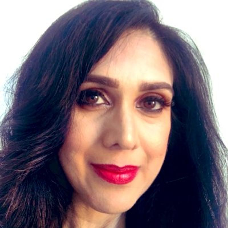 Duet movie actress Meenakshi Sheshadri recent photo pictures