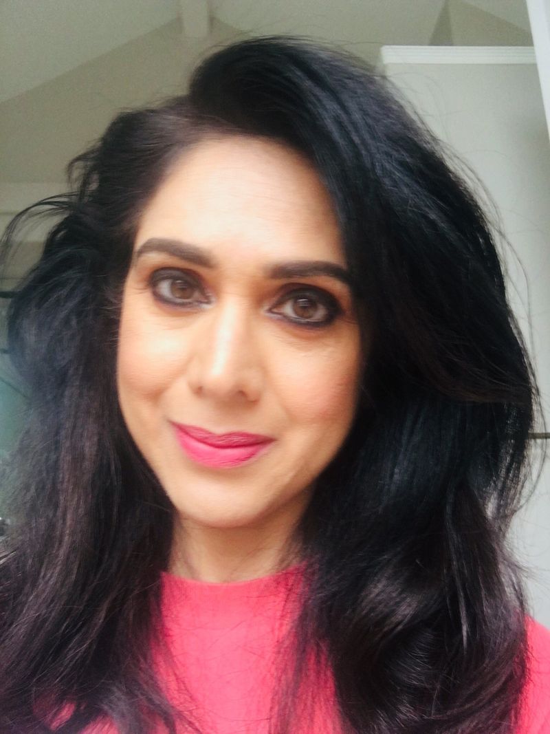 Duet movie actress Meenakshi Sheshadri recent photo pictures