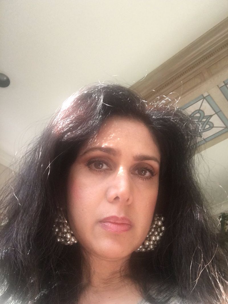 Duet movie actress Meenakshi Sheshadri recent photo pictures