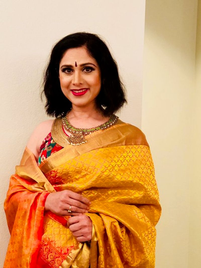 Duet movie actress Meenakshi Sheshadri recent photo pictures