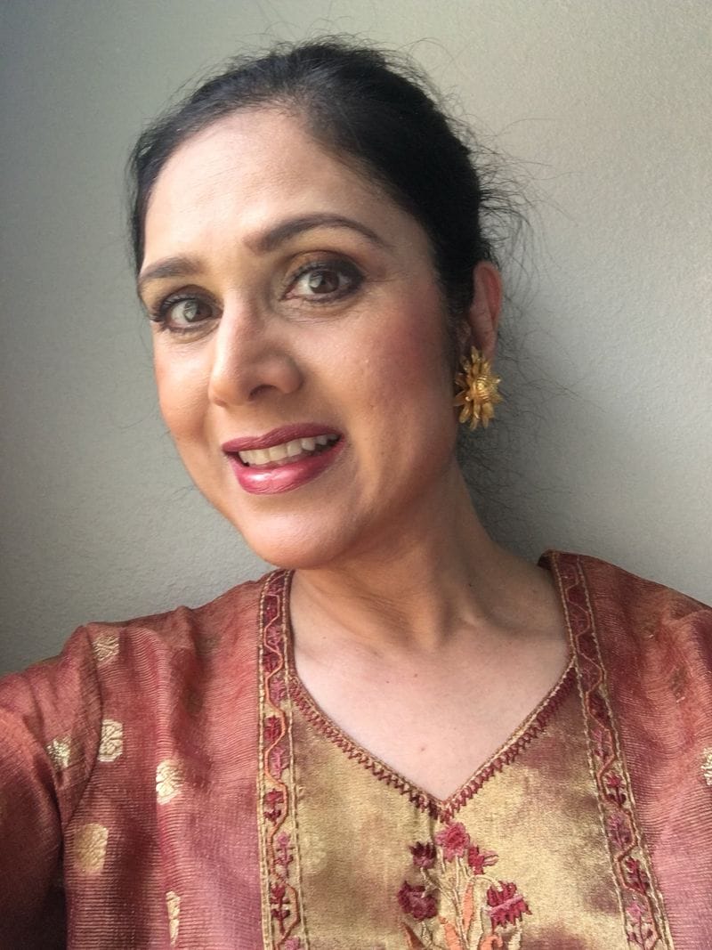Duet movie actress Meenakshi Sheshadri recent photo pictures
