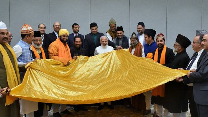 PM Narendra modi handover chadar for ajmer sharif prays for India future kpm PM Narendra modi handover chadar for ajmer sharif prays for India future kpm