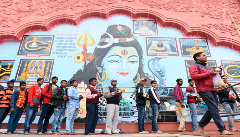 শ্লোক- ২-- ভগরথাভিভা সম্প্রিকতাউ ভগরথাহ প্রতিপাতায়ে, জগত পিতারাউ ভন্দে পার্বতীপরমেশ্বরআউ। রঘুবংশ ১.১