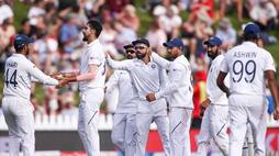 India vs New Zealand 1st Test Ishant 3 wickets Kiwis lead 51 runs Day 2