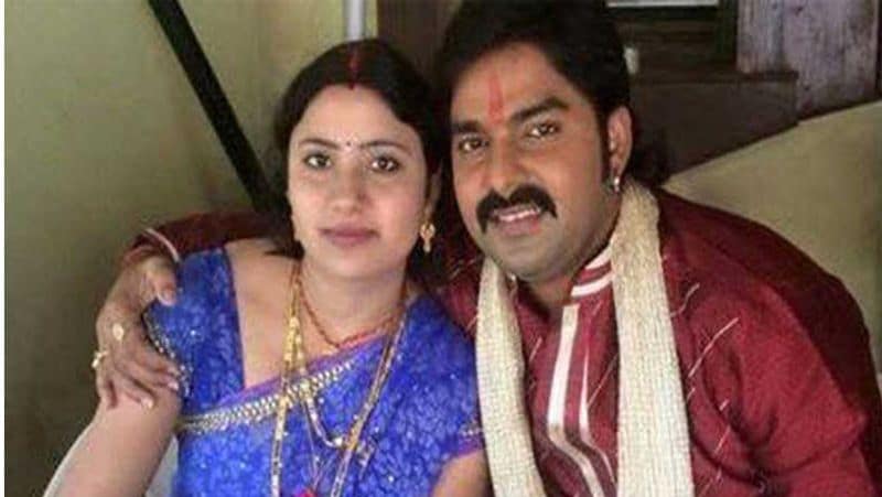 पवन सिंह ने नीलम के सुसाइड के तीन साल बाद दूसरी शादी कर ली थी। ये शादी उन्होंने बलिया की रहने वाली ज्योति सिंह से की थी। ज्योति और पवन ने पहले कोर्ट में 2018 में शादी की थी, इसके बाद परिवार वालों ने राजी-खुशी से रीति-रिवाज के साथ शादी की थी।